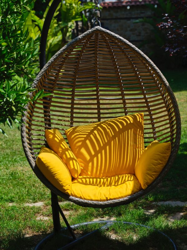 ovalia egg chair